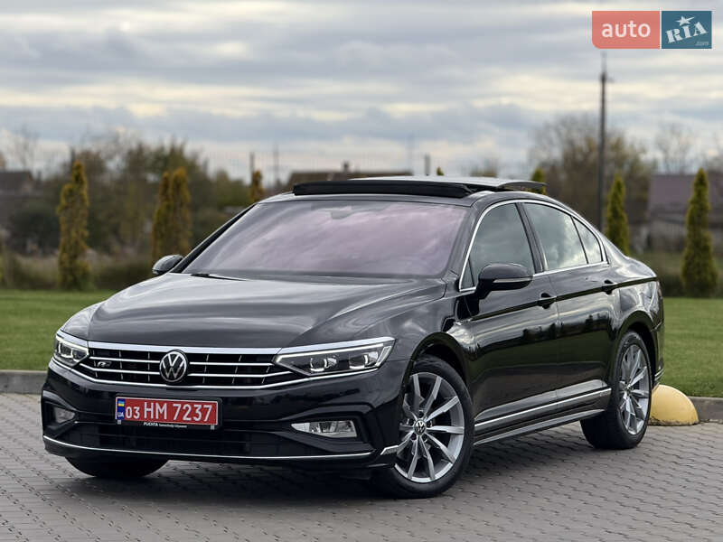 Седан Volkswagen Passat 2022 в Луцьку