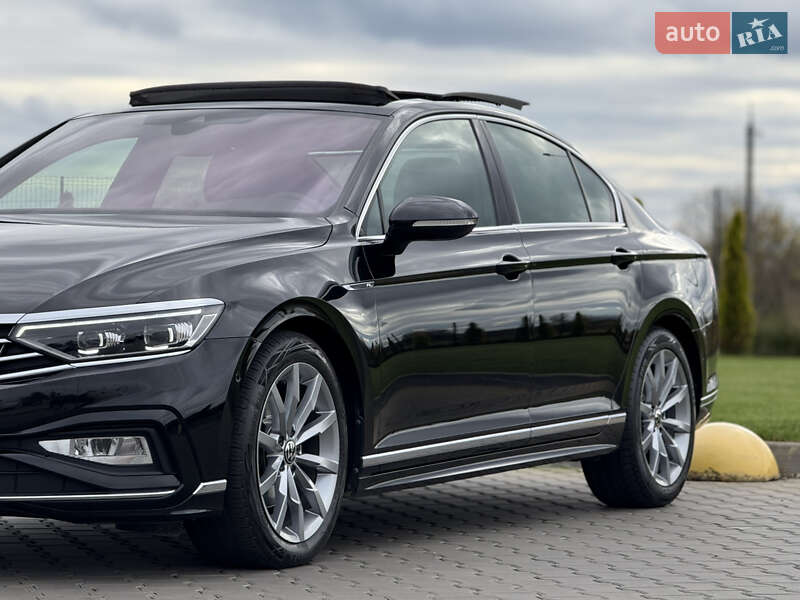 Седан Volkswagen Passat 2022 в Луцьку