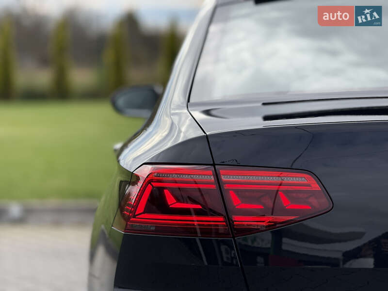 Седан Volkswagen Passat 2022 в Луцьку