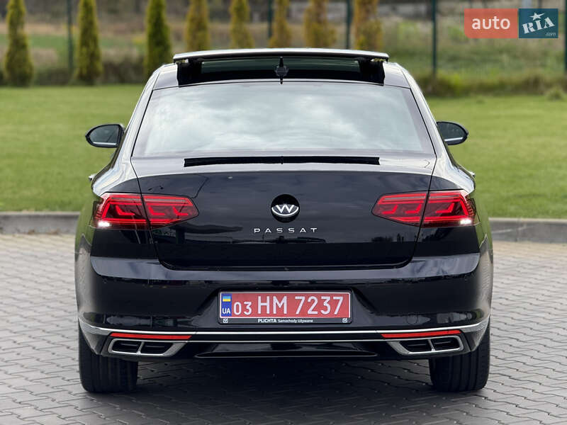 Седан Volkswagen Passat 2022 в Луцьку