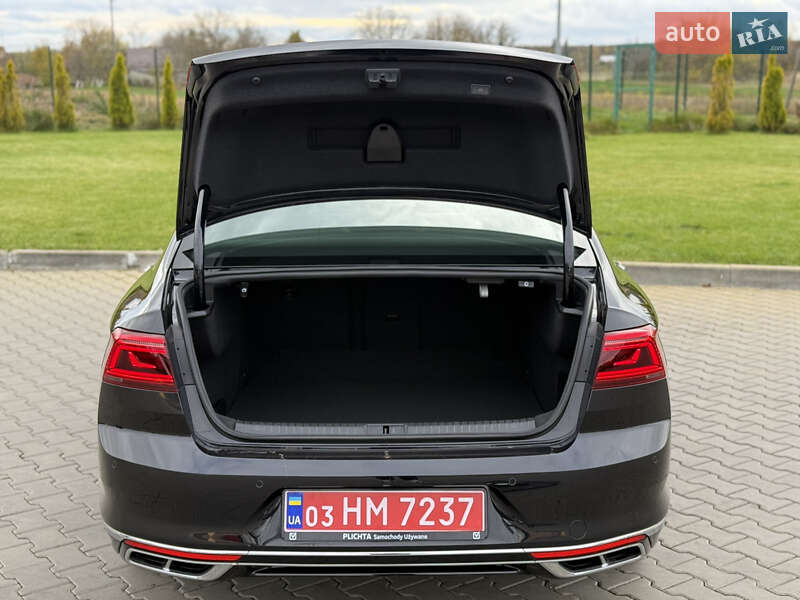Седан Volkswagen Passat 2022 в Луцьку