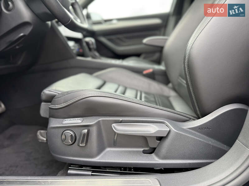 Седан Volkswagen Passat 2022 в Луцьку