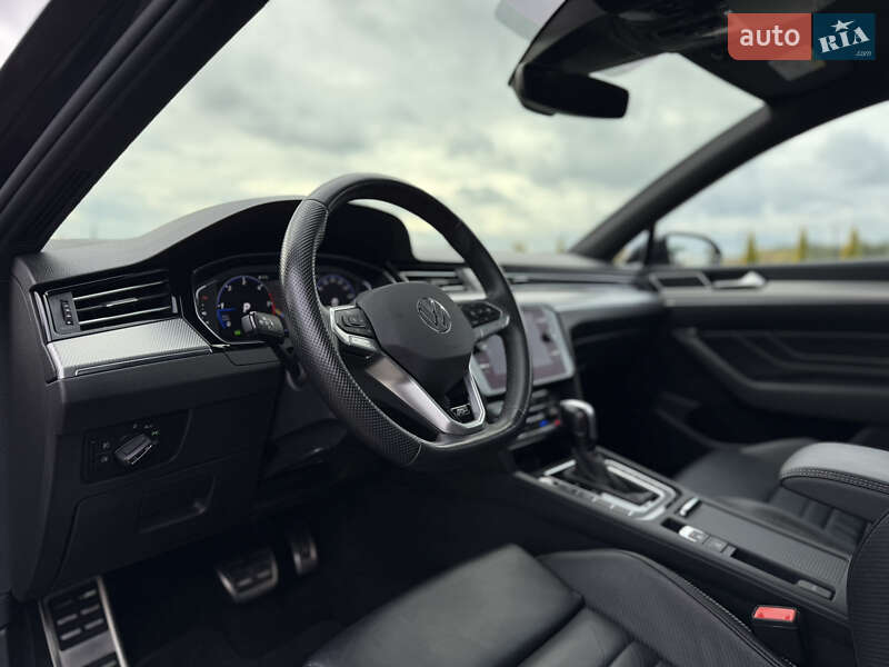 Седан Volkswagen Passat 2022 в Луцьку