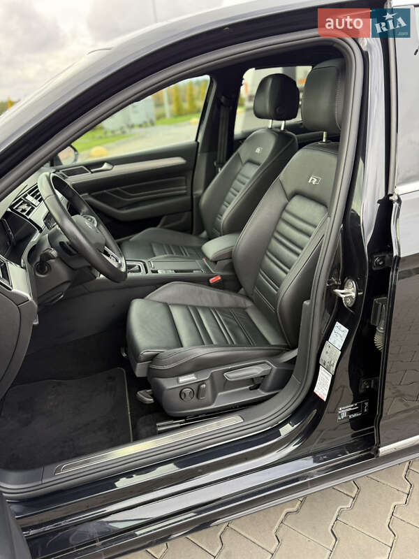 Седан Volkswagen Passat 2022 в Луцьку
