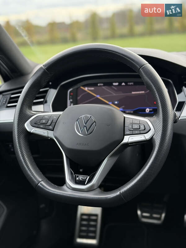 Седан Volkswagen Passat 2022 в Луцьку