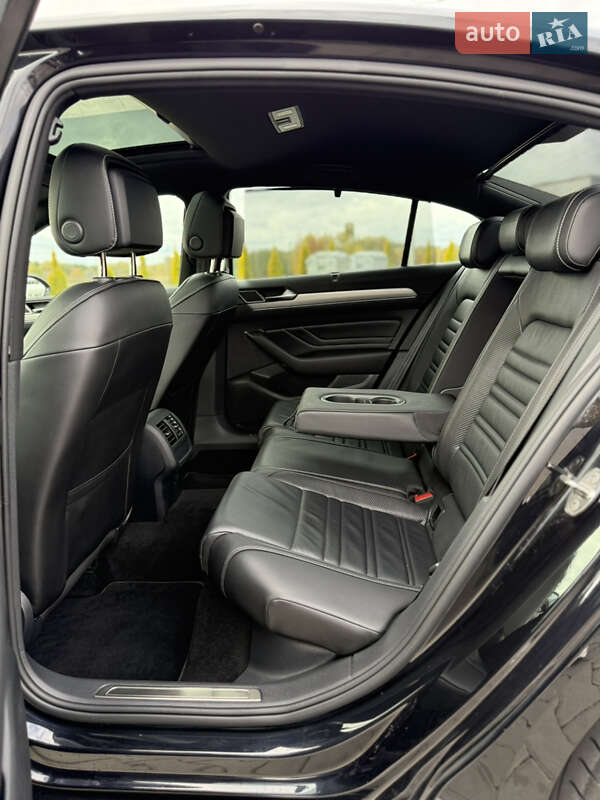 Седан Volkswagen Passat 2022 в Луцьку