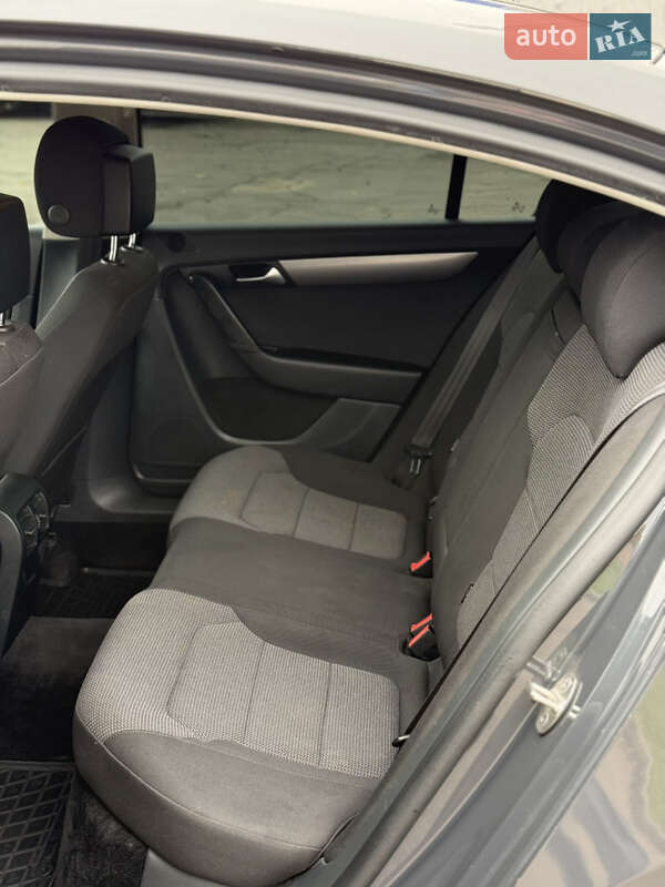 Седан Volkswagen Passat 2014 в Новомосковске фото 15 Седан Volkswagen Passat 2014 в Новомосковске