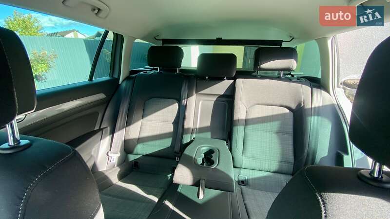 Універсал Volkswagen Passat 2022 в Тернополі