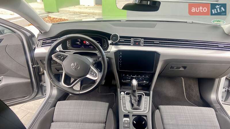 Універсал Volkswagen Passat 2022 в Тернополі
