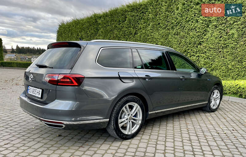 Универсал Volkswagen Passat 2016 в Рогатине