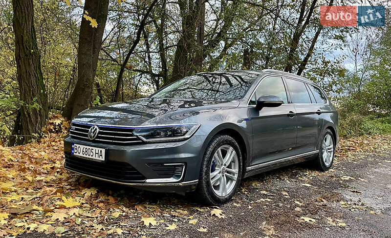 Универсал Volkswagen Passat 2016 в Рогатине