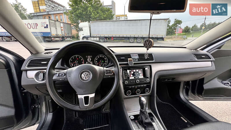 Седан Volkswagen Passat 2013 в Днепре