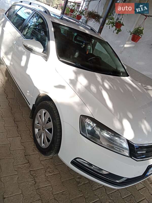 Універсал Volkswagen Passat 2013 в Ужгороді фото Універсал Volkswagen Passat 2013 в Ужгороді