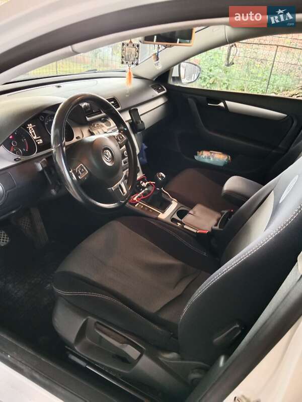 Універсал Volkswagen Passat 2013 в Ужгороді фото 6 Універсал Volkswagen Passat 2013 в Ужгороді