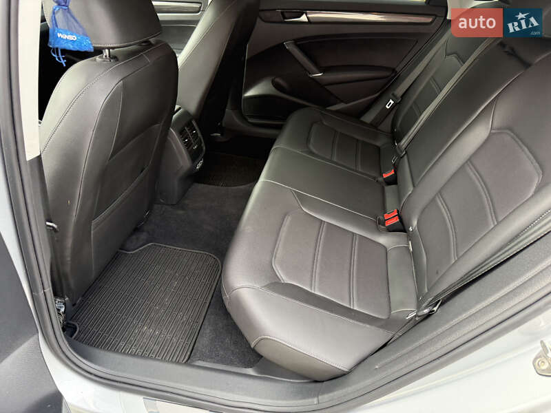 Седан Volkswagen Passat 2020 в Житомирі