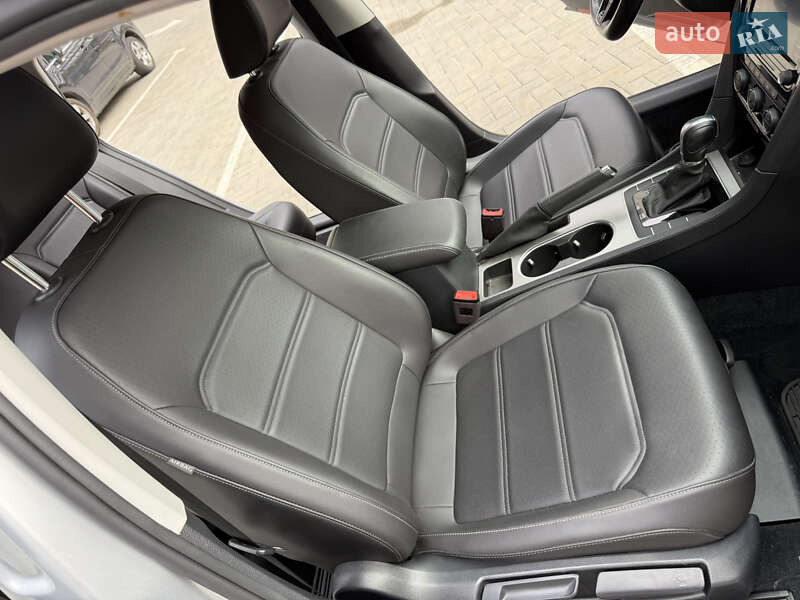 Седан Volkswagen Passat 2020 в Житомирі