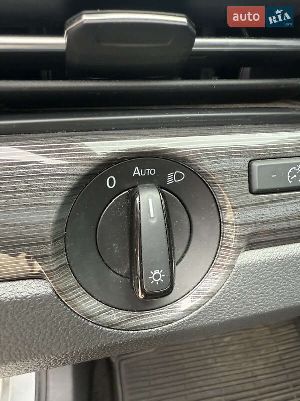 Седан Volkswagen Passat 2020 в Житомирі