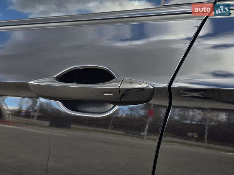 Універсал Volkswagen Passat 2015 в Тернополі