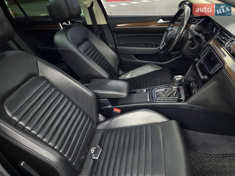 Універсал Volkswagen Passat 2015 в Тернополі