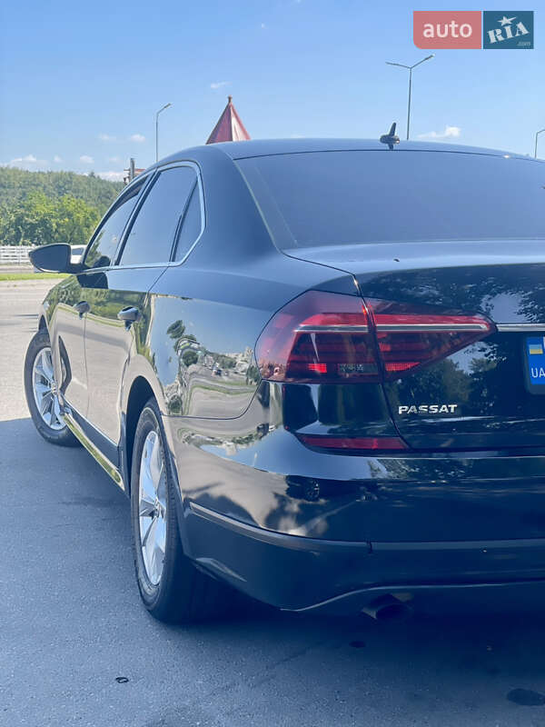 Седан Volkswagen Passat 2015 в Виннице