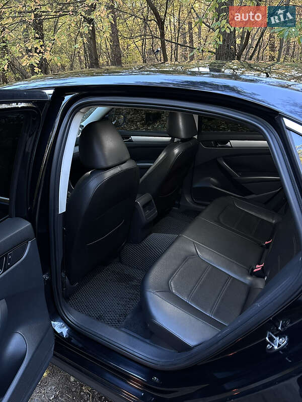 Седан Volkswagen Passat 2012 в Броварах