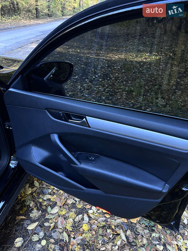 Седан Volkswagen Passat 2012 в Броварах