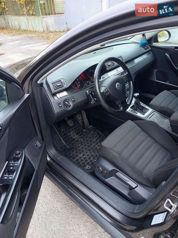 Универсал Volkswagen Passat 2005 в Харькове