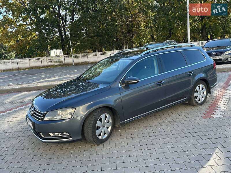 Універсал Volkswagen Passat 2011 в Хмельницькому