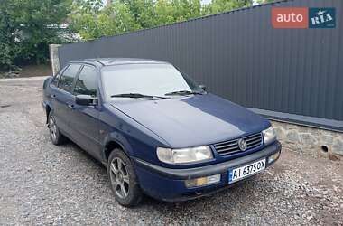 Седан Volkswagen Passat 1994 в Умані