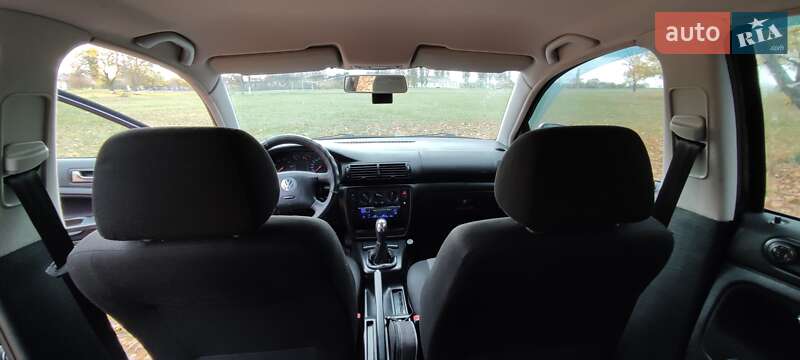 Седан Volkswagen Passat 2000 в Новоукраинке