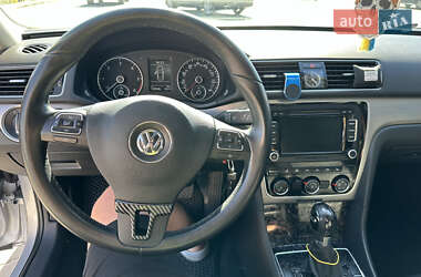 Седан Volkswagen Passat 2013 в Софиевской Борщаговке