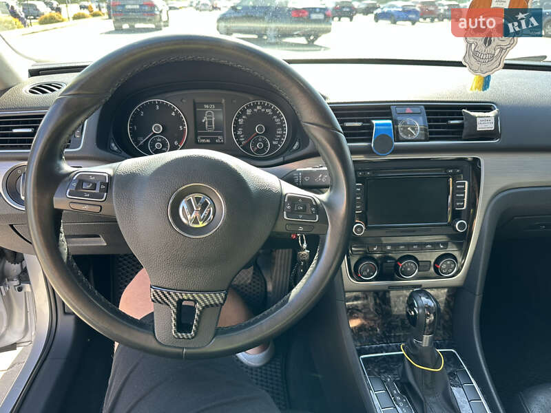 Седан Volkswagen Passat 2013 в Софиевской Борщаговке