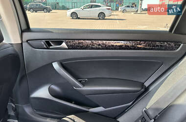 Седан Volkswagen Passat 2013 в Софиевской Борщаговке