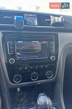 Седан Volkswagen Passat 2013 в Софиевской Борщаговке