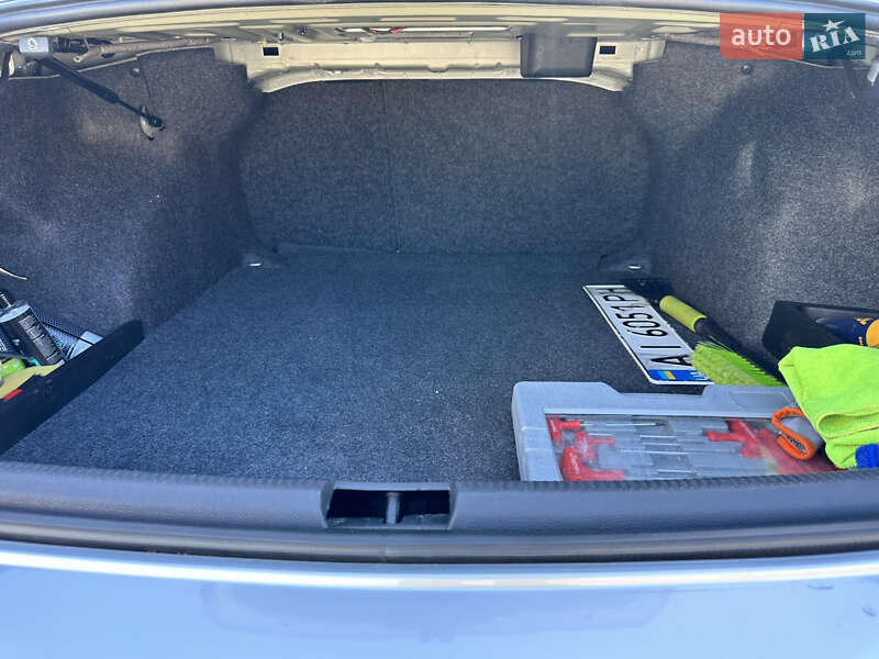 Седан Volkswagen Passat 2013 в Софиевской Борщаговке