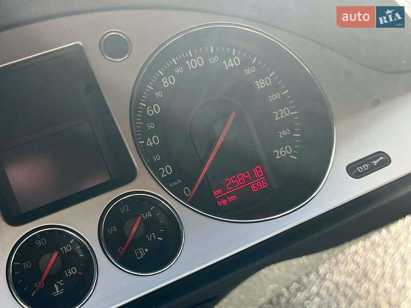 Седан Volkswagen Passat 2008 в Киеве