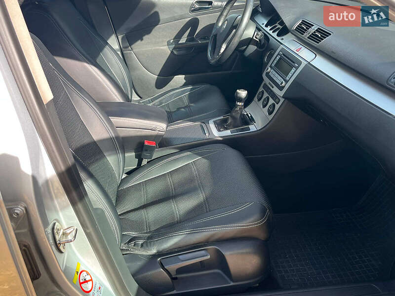 Седан Volkswagen Passat 2008 в Киеве