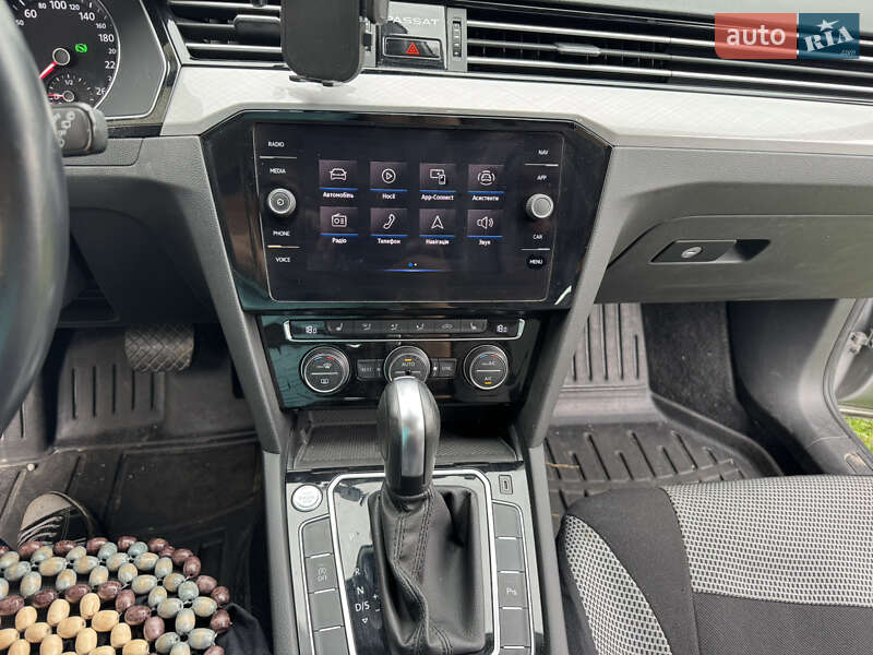 Универсал Volkswagen Passat 2020 в Романове фото 2 Универсал Volkswagen Passat 2020 в Романове