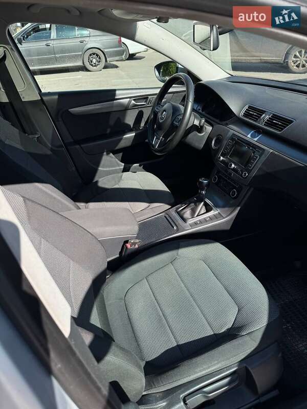 Универсал Volkswagen Passat 2012 в Ахтырке фото 6 Универсал Volkswagen Passat 2012 в Ахтырке