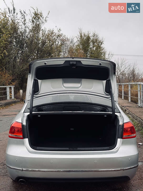 Седан Volkswagen Passat 2013 в Прилуках