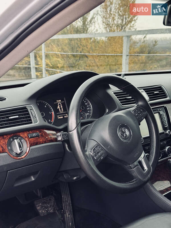Седан Volkswagen Passat 2013 в Прилуках