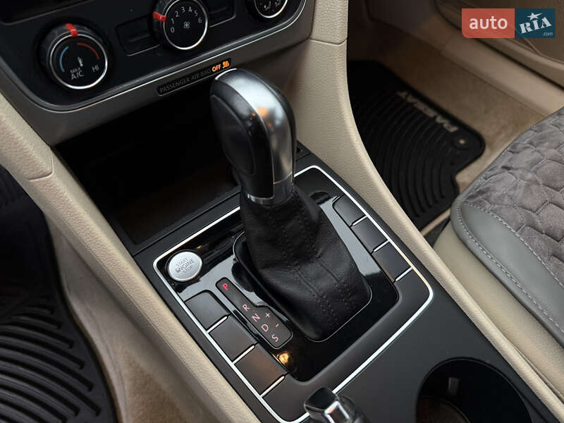 Седан Volkswagen Passat 2015 в Одессе