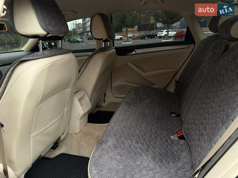 Седан Volkswagen Passat 2015 в Одессе