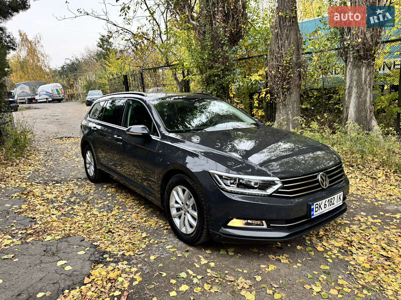 Универсал Volkswagen Passat 2015 в Ровно