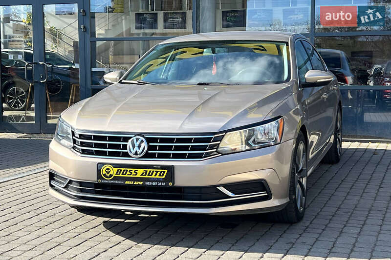 Седан Volkswagen Passat 2015 в Ивано-Франковске