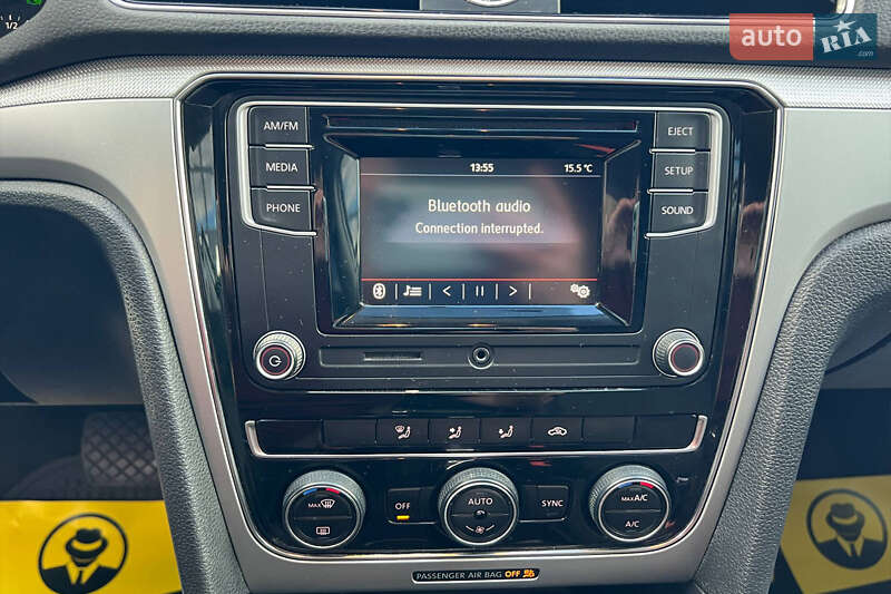 Седан Volkswagen Passat 2015 в Ивано-Франковске