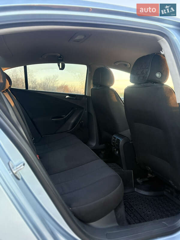 Седан Volkswagen Passat 2005 в Подольске фото 5 Седан Volkswagen Passat 2005 в Подольске