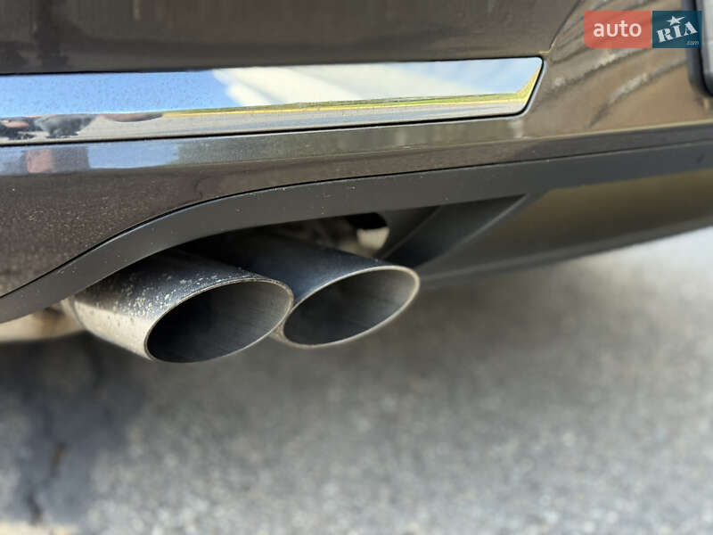 Седан Volkswagen Passat 2011 в Киеве