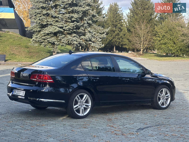 Седан Volkswagen Passat 2013 в Дубні