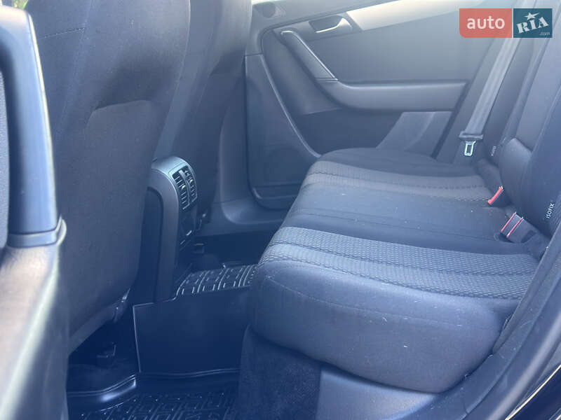 Седан Volkswagen Passat 2013 в Дубні